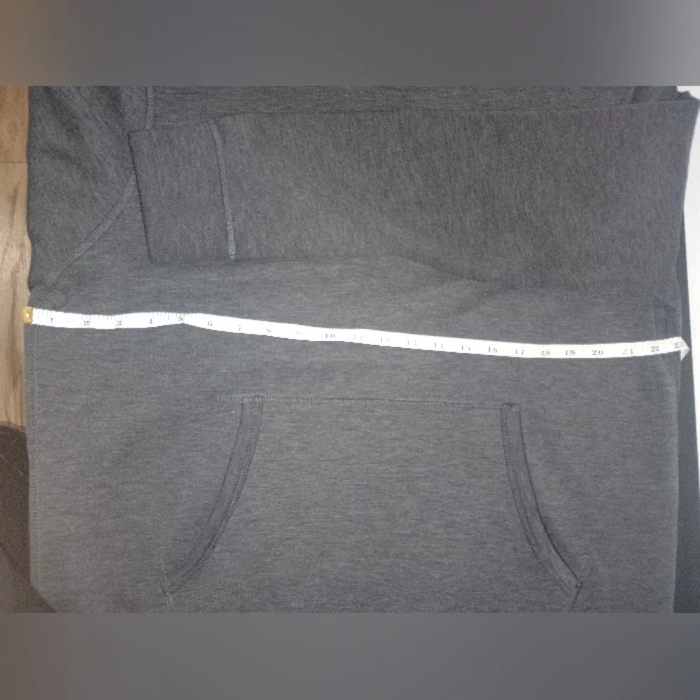 32 Degrees Black Crewneck Sweater Classic Style